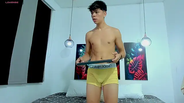 Chat +18 de Zacktorres_ ao vivo