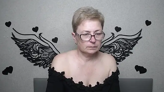 EmiliaGree's Live XXX Chat