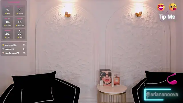Chat +18 de ArianaNova ao vivo