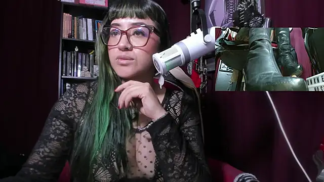 MeGoddesSara 即時 XXX 聊天