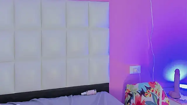 Alanna_hot3のウェブカメラショー