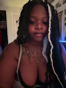 XXX chat uživo modela Nyla_xox