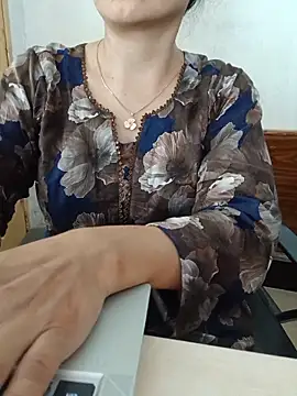 XXX chat uživo modela Chanchal--Navya