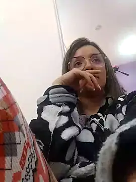 CynthiaMore Show in webcam