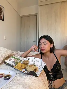 دردشة ZaraLuuv الجنسية المباشرة