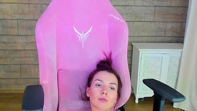 Chat +18 de VanessaVienne ao vivo