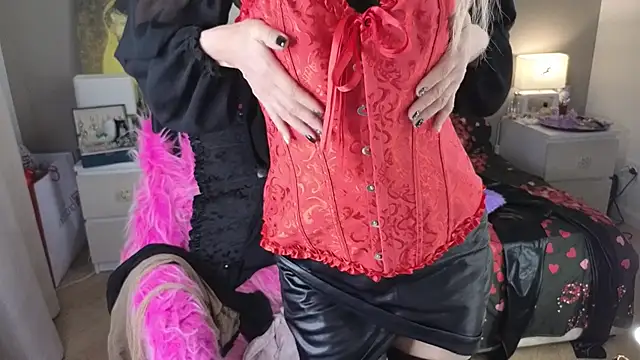 RoxalanaStarのライブXXXチャット