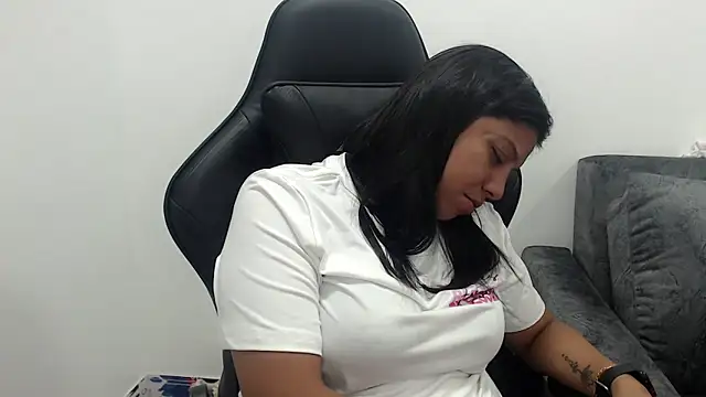 Leylafourniert 라이브 XXX 채팅