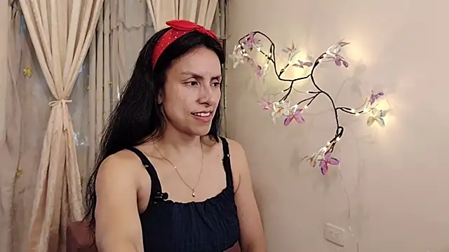 Chat +18 de Bella_Exhibition ao vivo