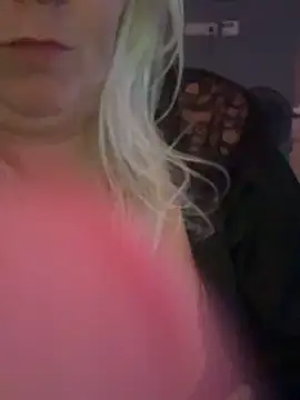XXX chat uživo modela SoftThickAngel