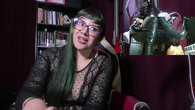 MeGoddesSara élő XXX-chatje