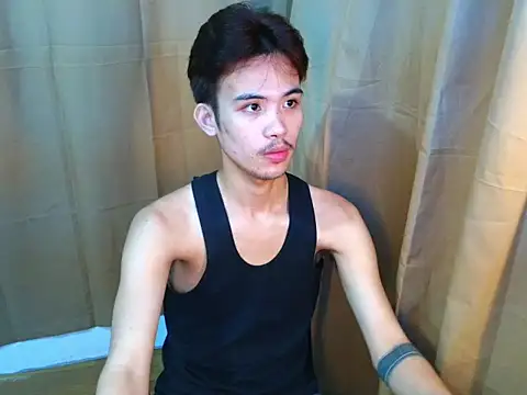 UrasianCummer02 网络视讯表演