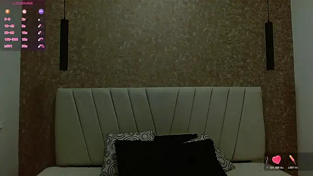 Chloe_Brown2's Webcam Show