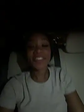 HallyBans' Live XXX Chat