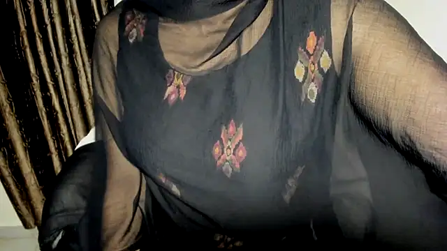 TheShyGirl_ Adlı Modelin Canlı XXX Sohbeti