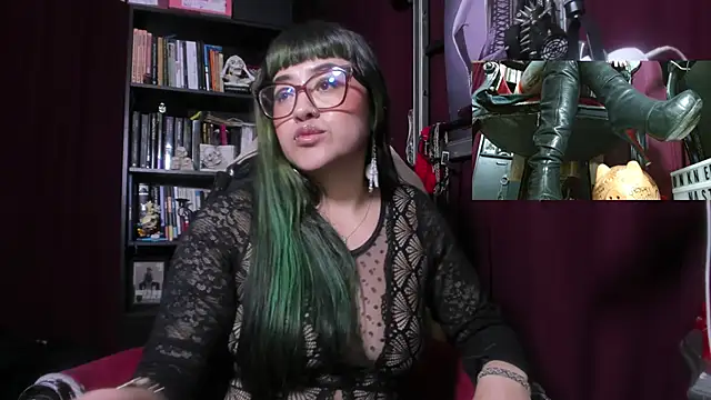 MeGoddesSaraのライブXXXチャット