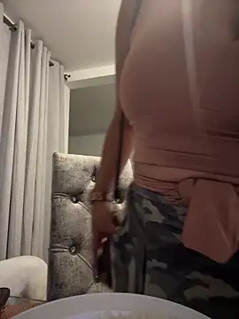 Issane_Peru 现场XXX聊天