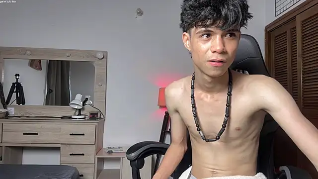 OopsAgain_ Live XXX Chat
