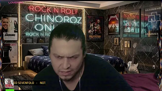 chino_roz Show in webcam
