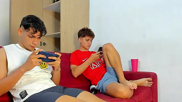 willy_sexxx18 网络视讯表演