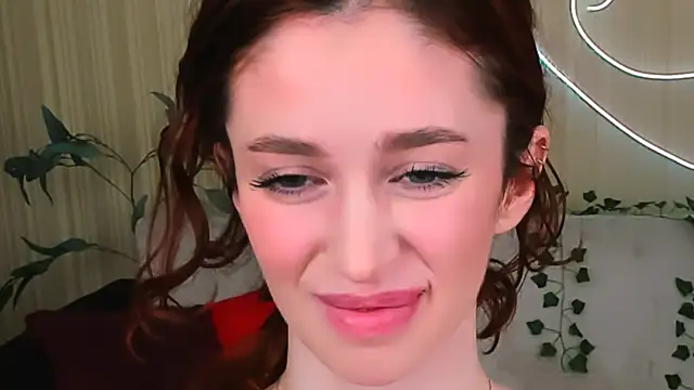 ChristinaConteeree: онлайн-секс-чат