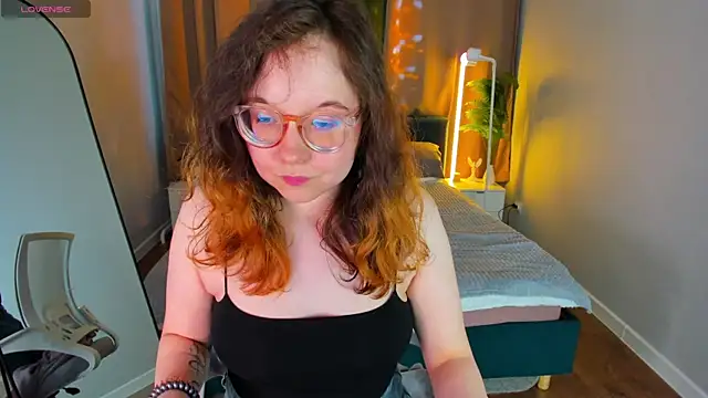 Aleks-caster live XXX chat