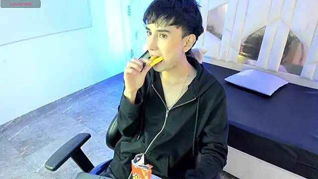 Živý XXX chat Eidan_tay
