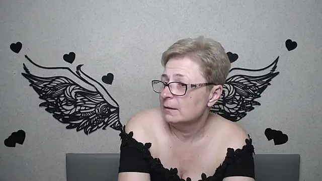 Онлайн чат XXX EmiliaGree