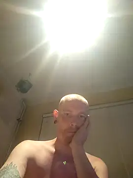 Chat XXX en directo de piercingpik