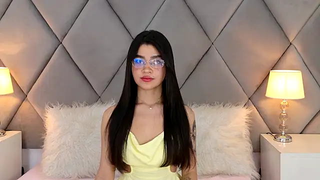 OliviaDiaz Adlı Modelin Canlı XXX Sohbeti