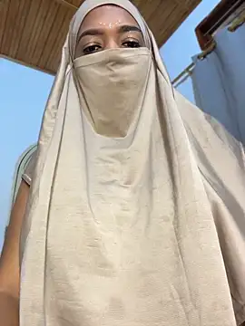 Yuli_arabic Adlı Modelin Web Kamerası Şovu