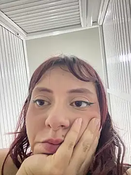 Chat XXX en directo de RojitasTeaseX_