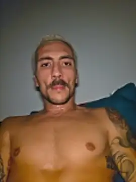 Show modela Mattpowerbull na web-kameri