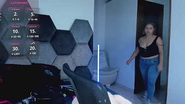 Chat XXX en directo de MikaelaStone