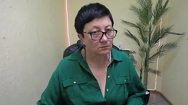 EmilyL0ve XXX чат на живо