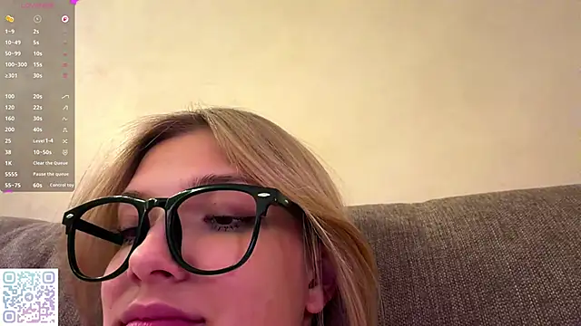 Онлайн чат XXX Carolini_i