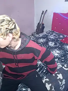 Pokazy przed kamerką  – Cute_Chrixxx