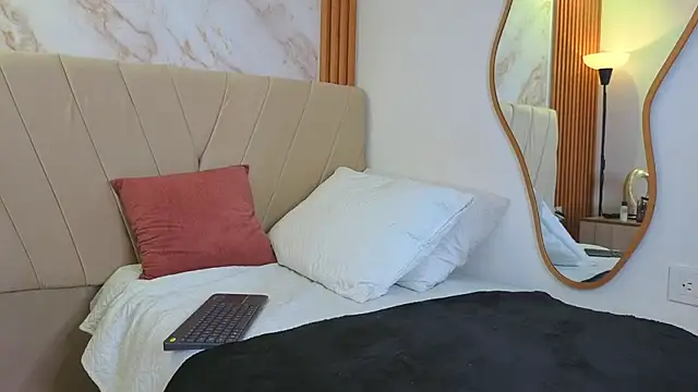 j_belle_'s Live XXX Chat