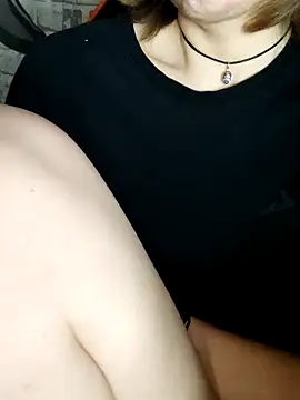 XXX chat uživo modela Aashikalaa