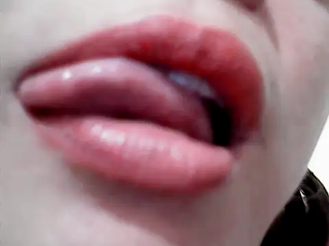 tinypusie's Live XXX Chat