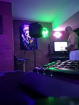 chronic_vibez Webcamshow