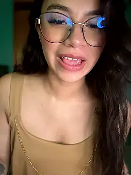 Živý XXX chat CocoaGigiMuse