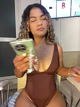 AngelPinkk_'s Live XXX Chat