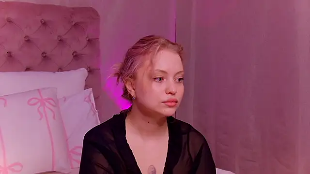 دردشة DorissHilton الجنسية المباشرة