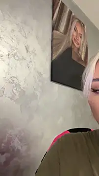 Kylie_One Webcam show