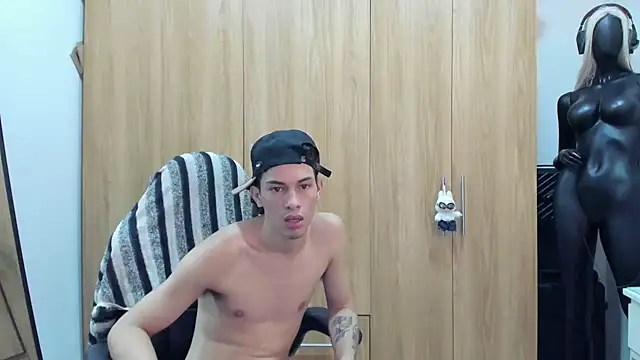 Pride_couple webcam show