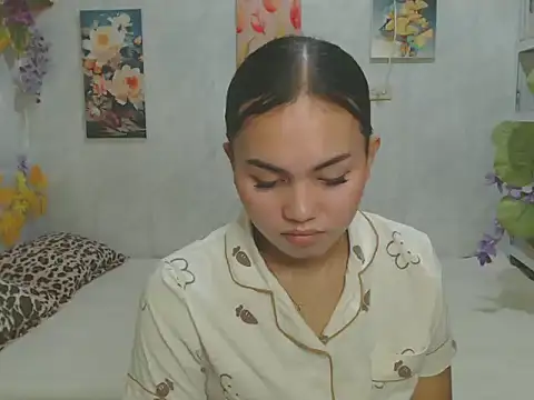 ur_asiankat Pertunjukan Webcam