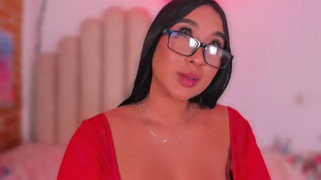 دردشة BellaHarllow الجنسية المباشرة