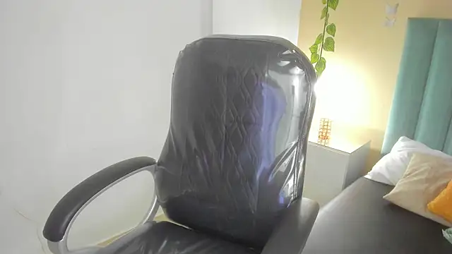 Chat +18 de HarleyQueen_Robbie ao vivo