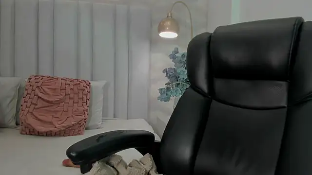 Chat +18 de Tamara_palacios ao vivo